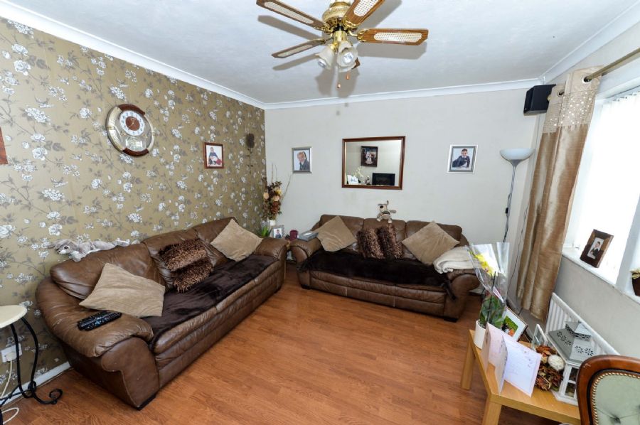 28 Connsbrook Park