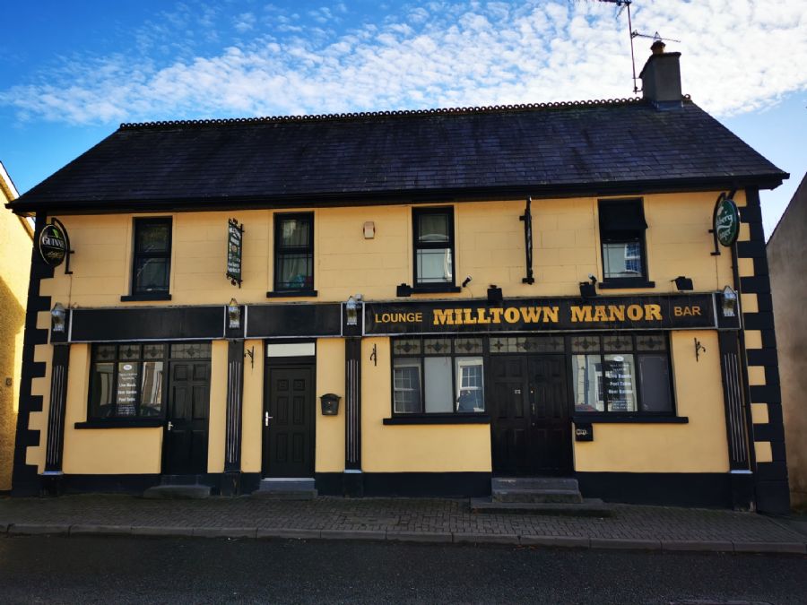 Milltown Manor Pub/restaurant & Apartments, Tempo