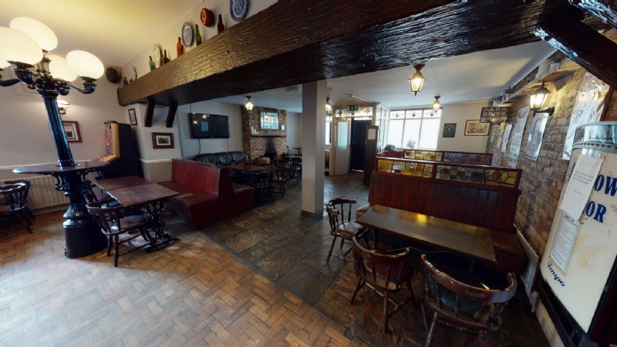 Milltown Manor Pub/restaurant & Apartments, Tempo
