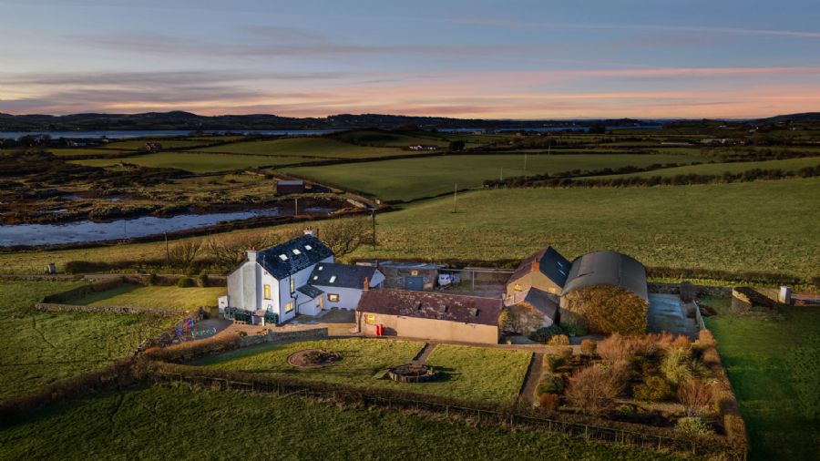 Barr Hall Barns, 31 Bar Hall Road