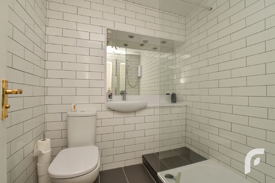 9a Woodland House, Woodland Drive