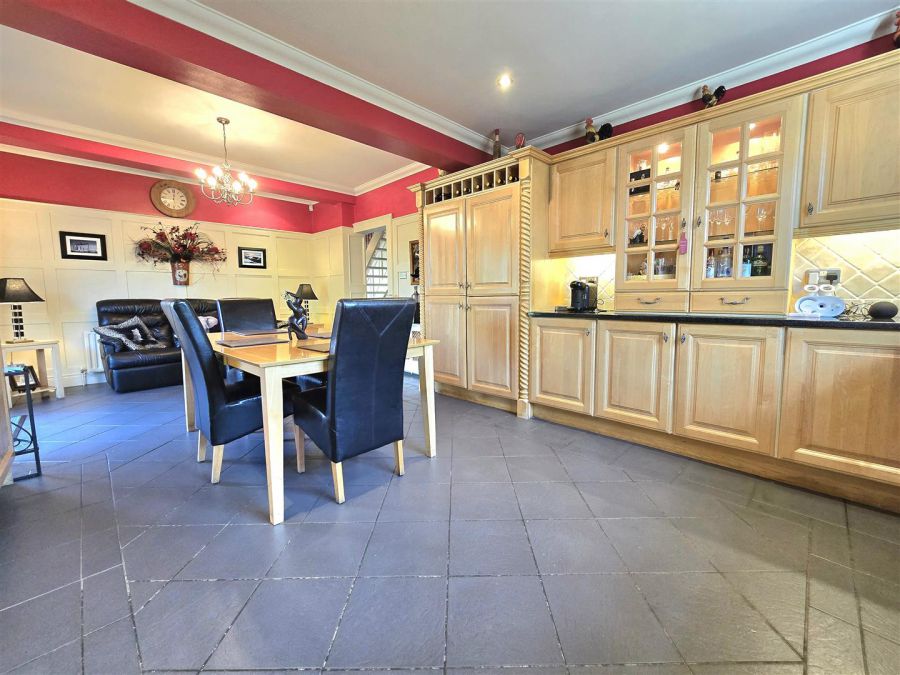 2 Old Antrim Road