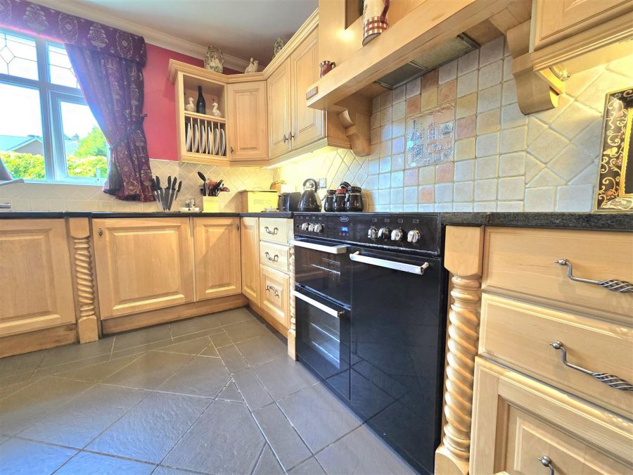 2 Old Antrim Road