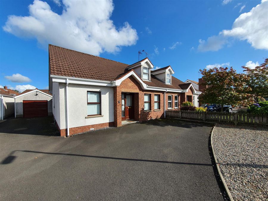 41 Fourtowns Manor