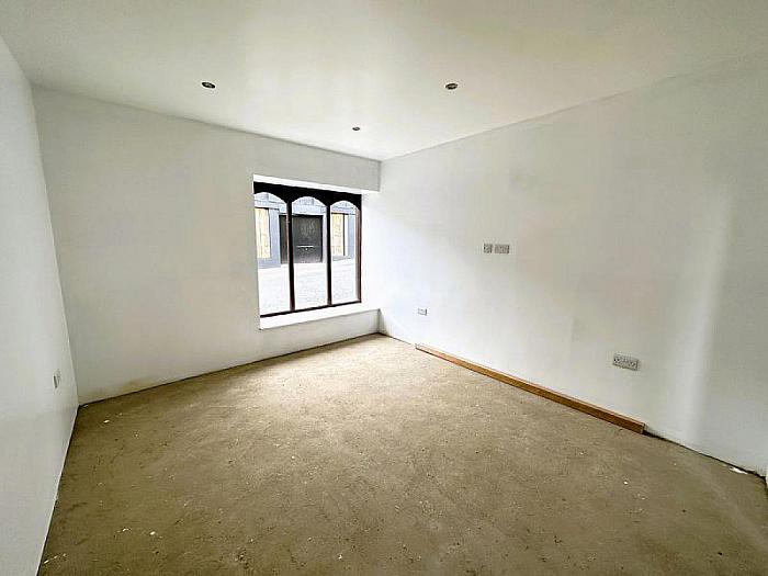 8 Dromore Street