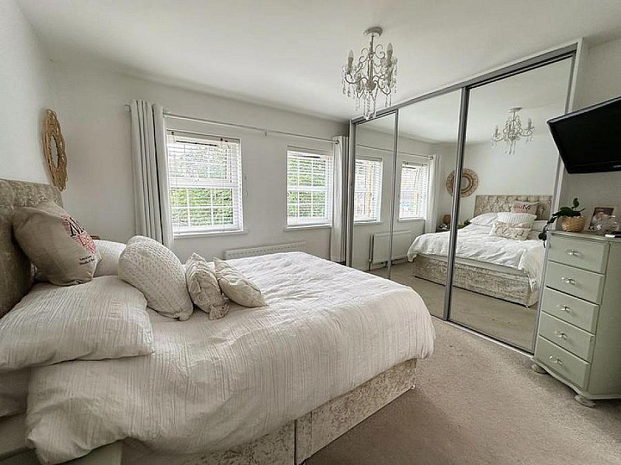 69 Oak Lodge
