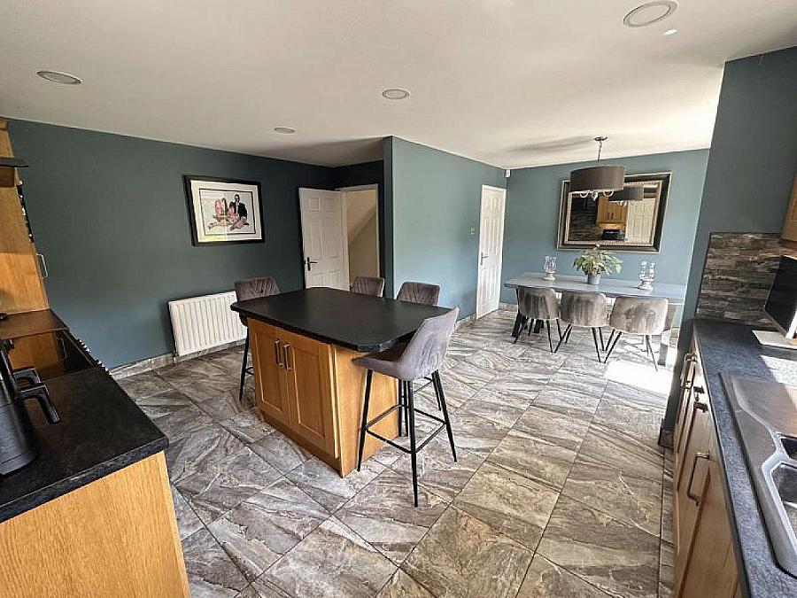 53 Thornhill