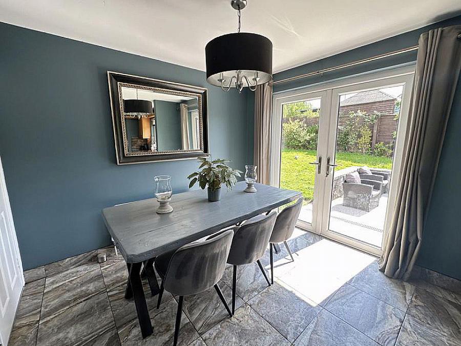 53 Thornhill