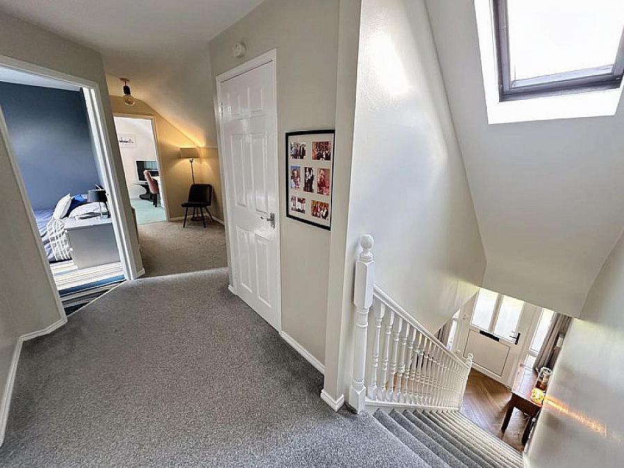 53 Thornhill
