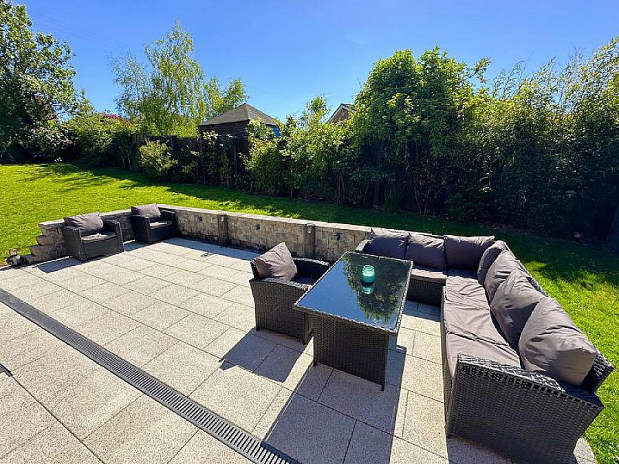 53 Thornhill