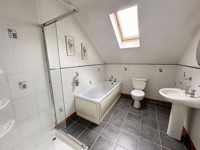 35 Burn Brae Court