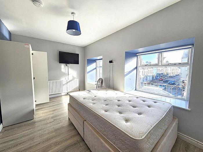 1 & 1A Church Square 1 & 1A Church Square