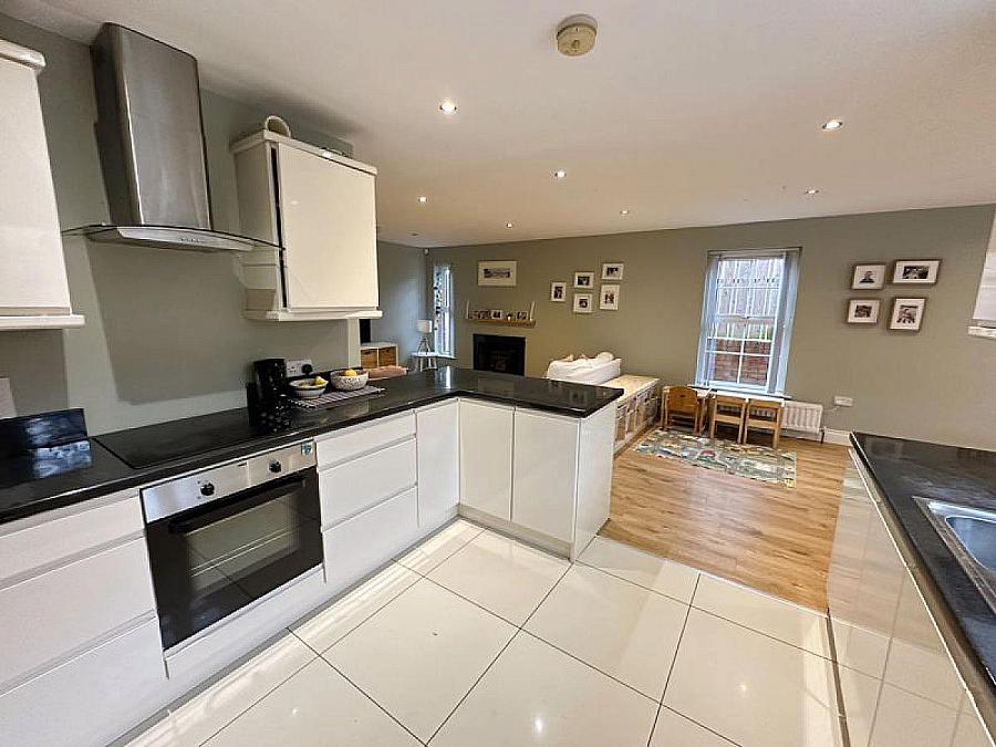 21 Scarvagh Heights