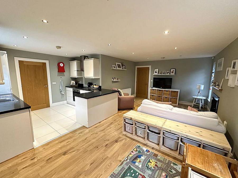21 Scarvagh Heights