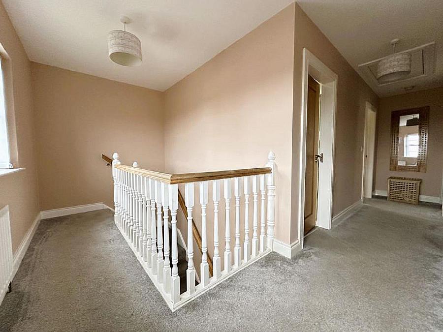 21 Scarvagh Heights