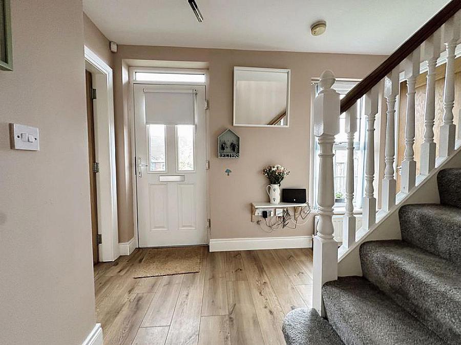 21 Scarvagh Heights