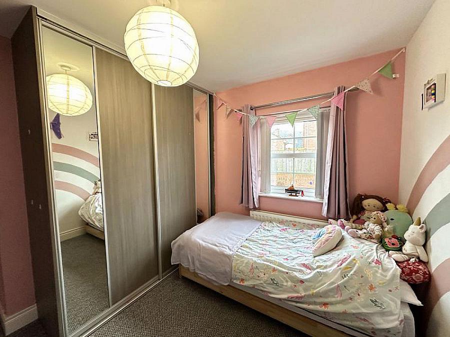 21 Scarvagh Heights