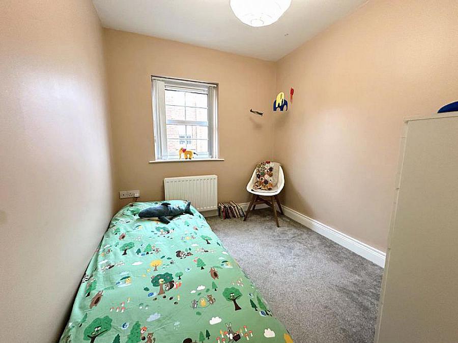 21 Scarvagh Heights