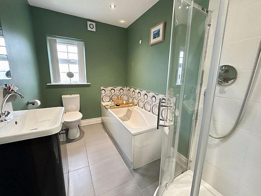 21 Scarvagh Heights