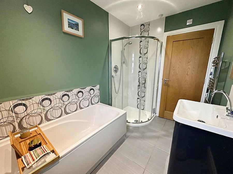 21 Scarvagh Heights