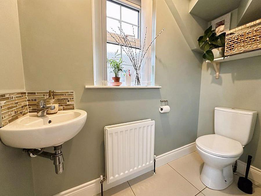 21 Scarvagh Heights