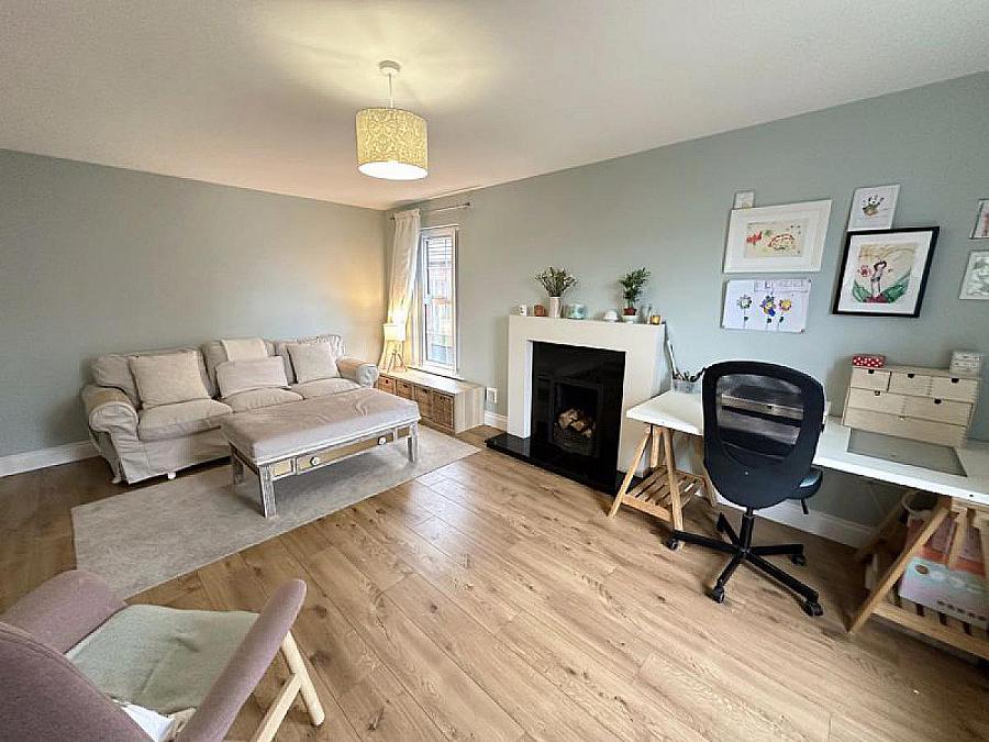 21 Scarvagh Heights