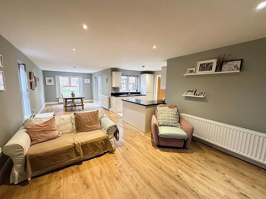21 Scarvagh Heights