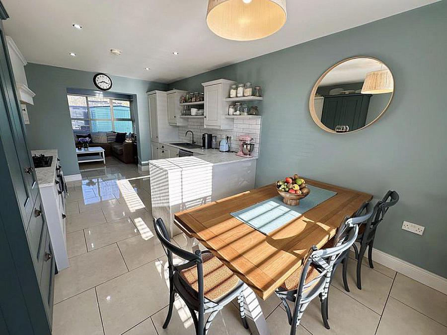 5 Moorlands Court