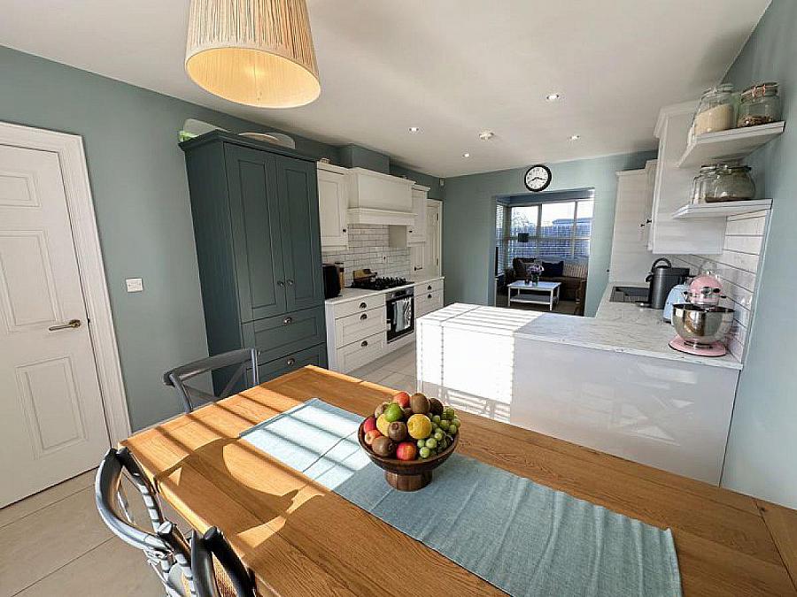 5 Moorlands Court