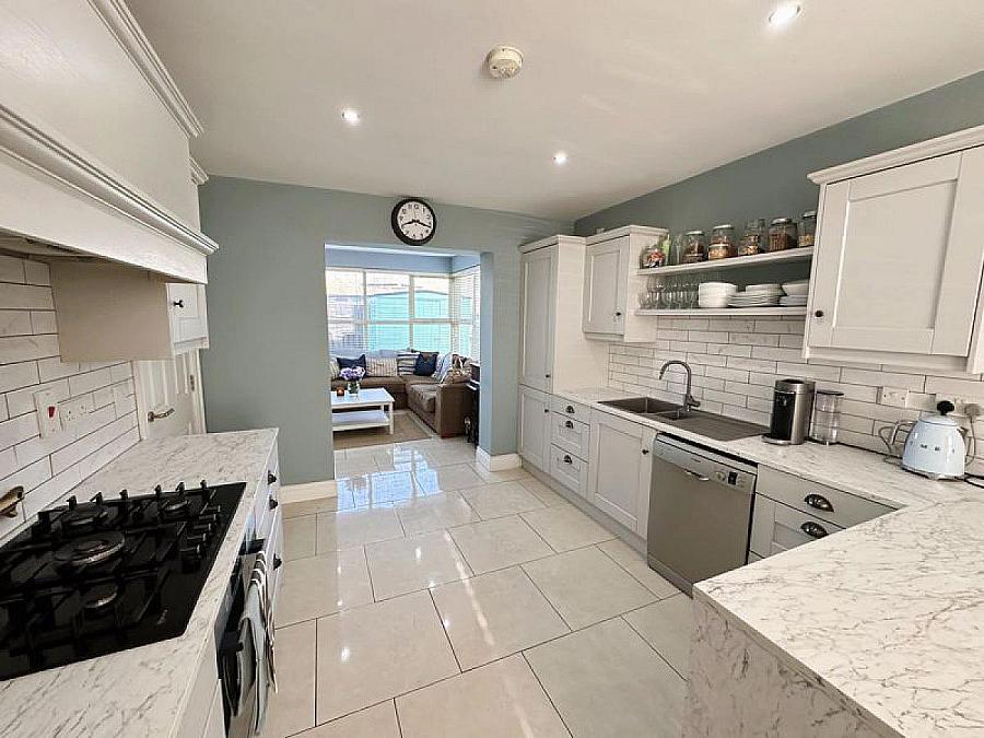 5 Moorlands Court