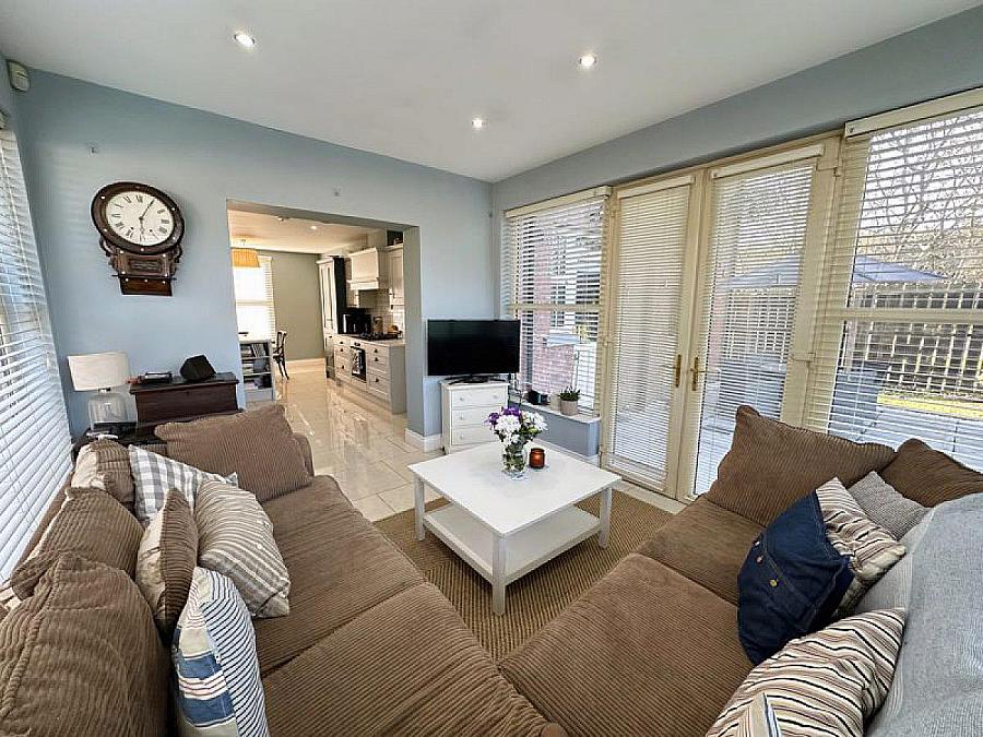 5 Moorlands Court
