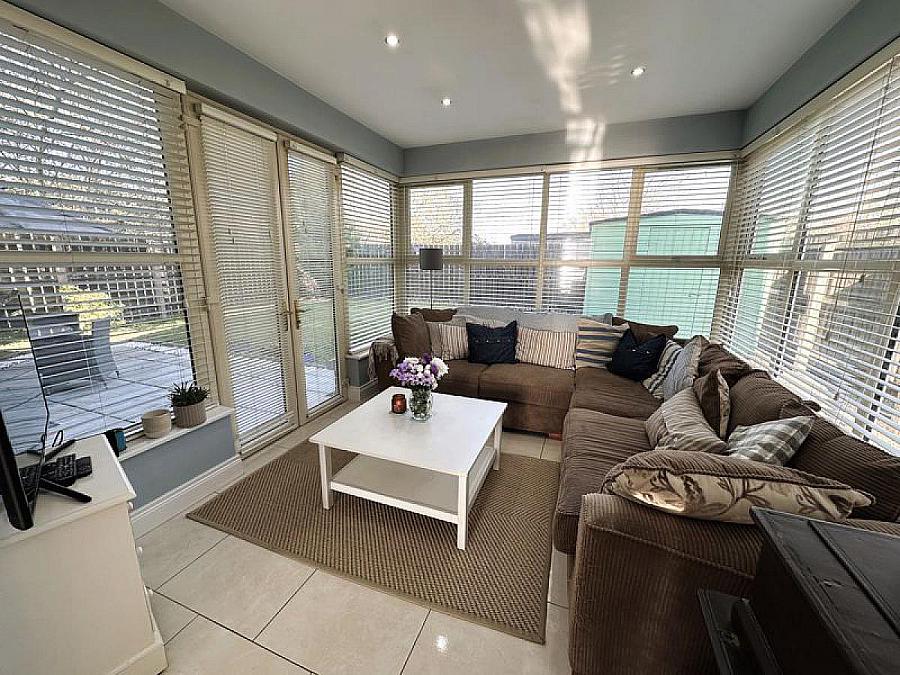 5 Moorlands Court