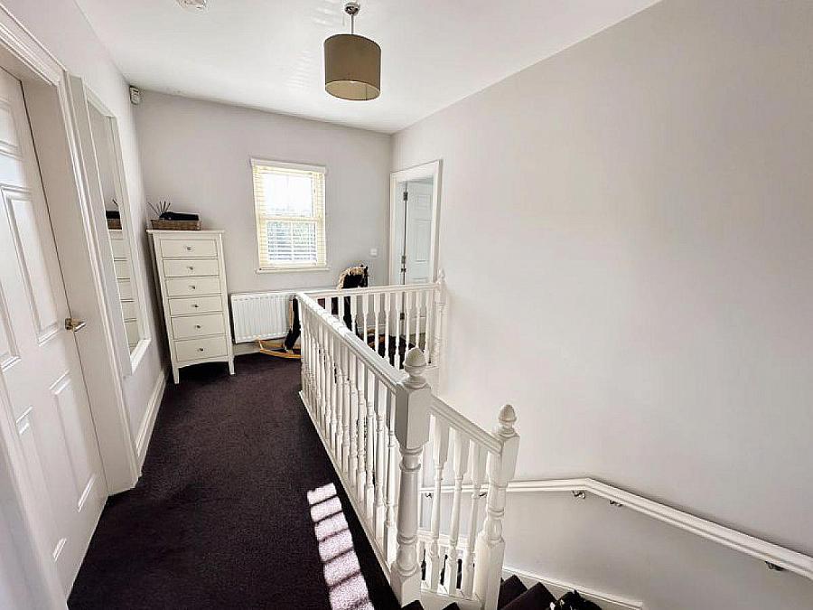 5 Moorlands Court