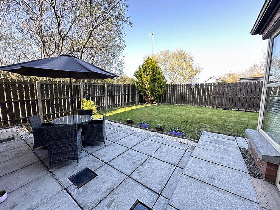 5 Moorlands Court