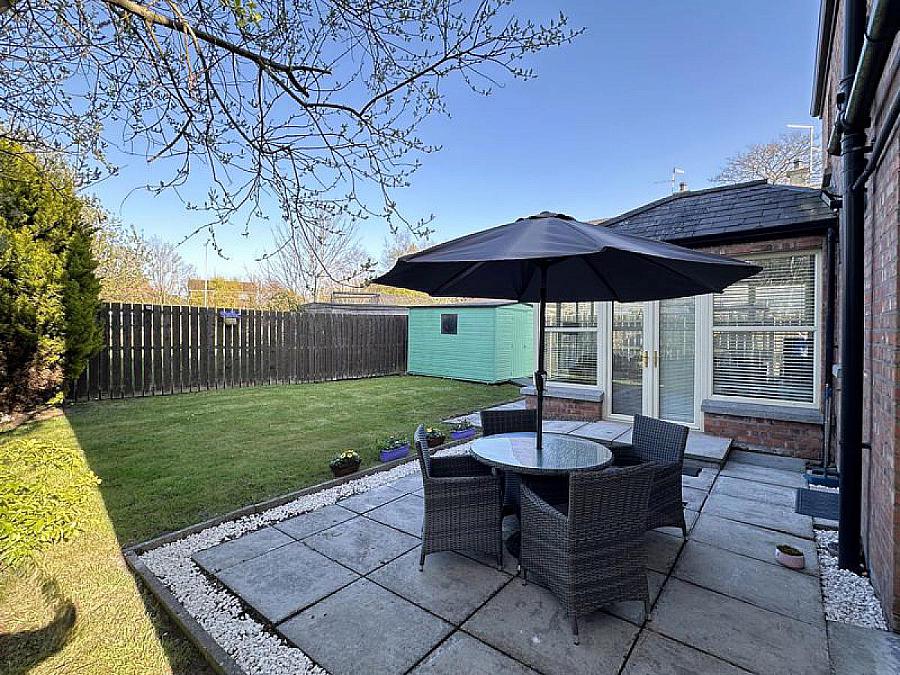 5 Moorlands Court