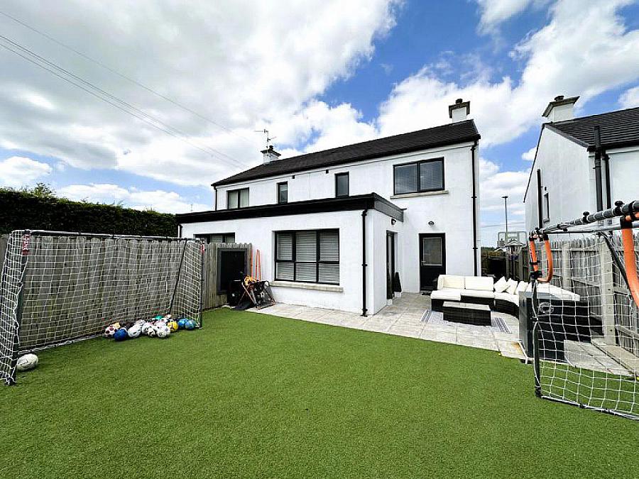 5 Loughans View