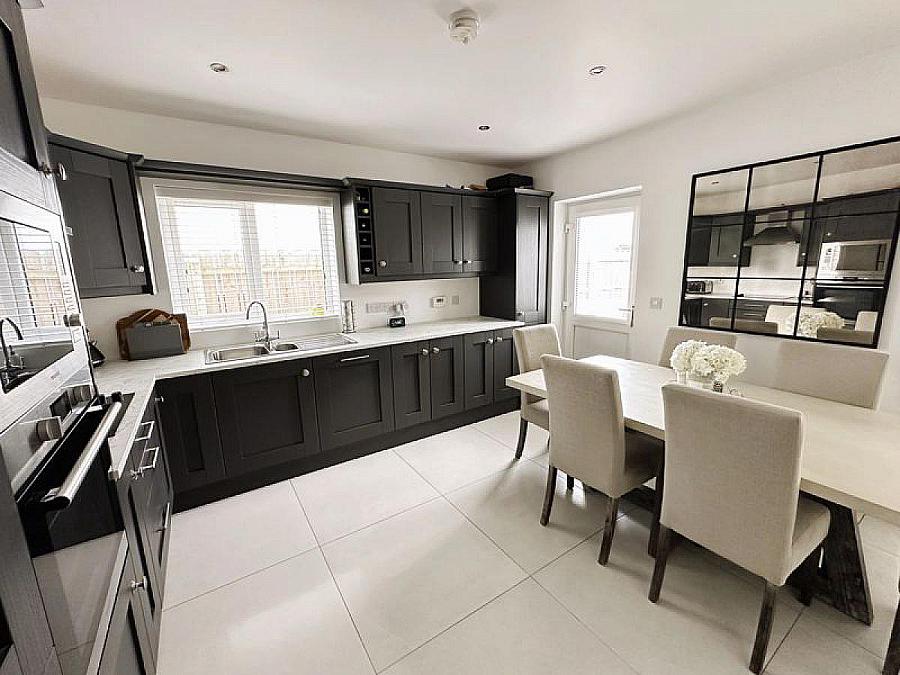 5 Loughans View