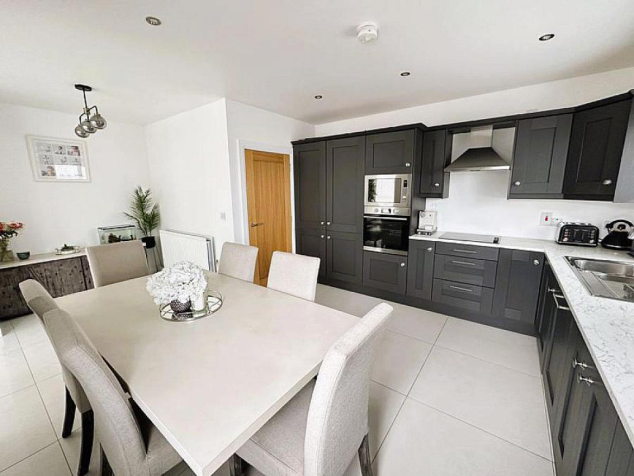 5 Loughans View