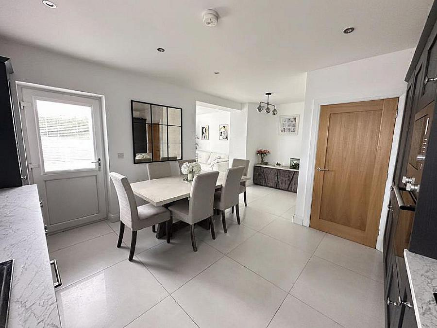 5 Loughans View