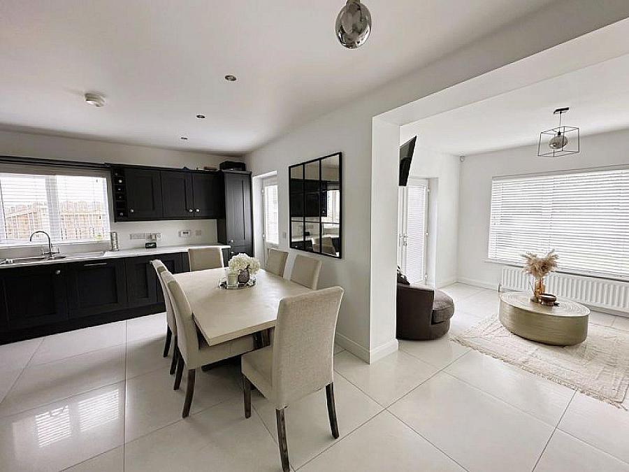 5 Loughans View