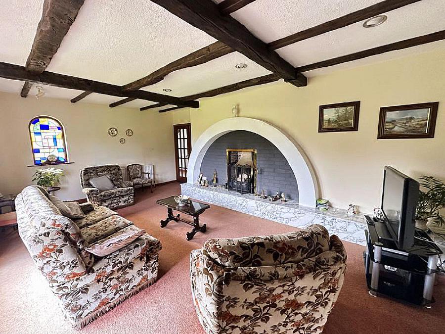 1 Coolnacran Road