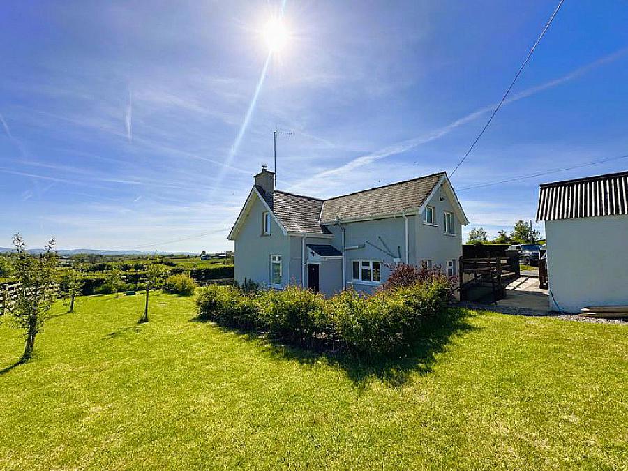 15 Ballymackilreiny Road