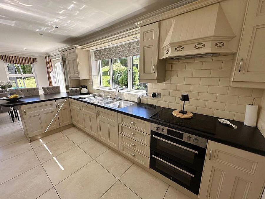 3 Lisnaweelan Court