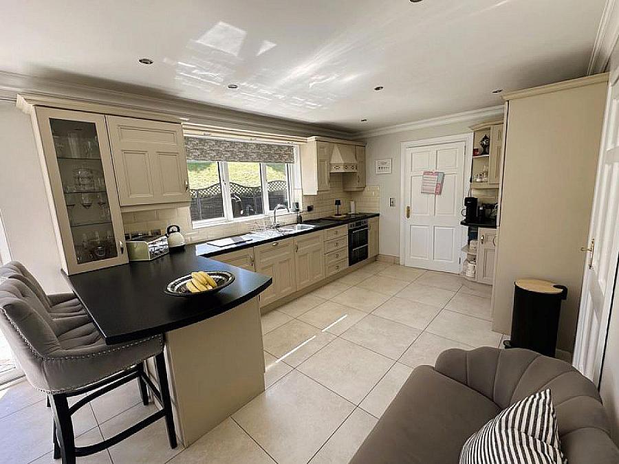 3 Lisnaweelan Court