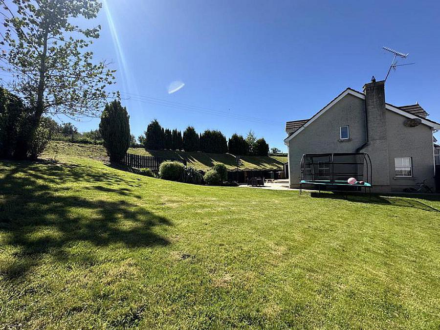 3 Lisnaweelan Court