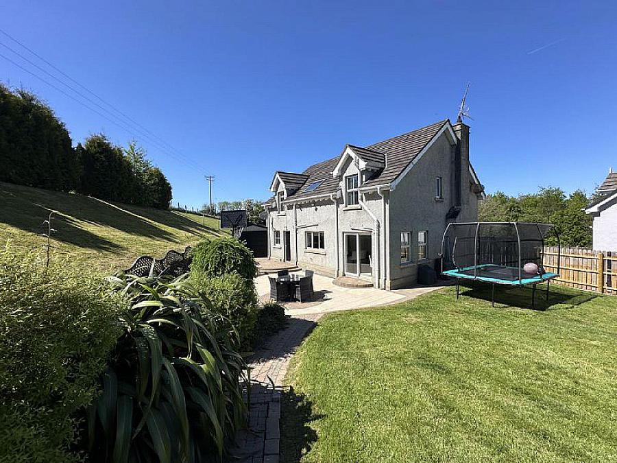 3 Lisnaweelan Court