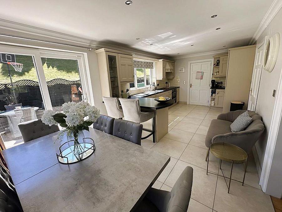 3 Lisnaweelan Court