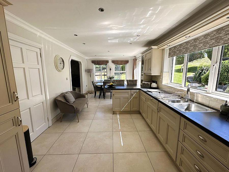 3 Lisnaweelan Court