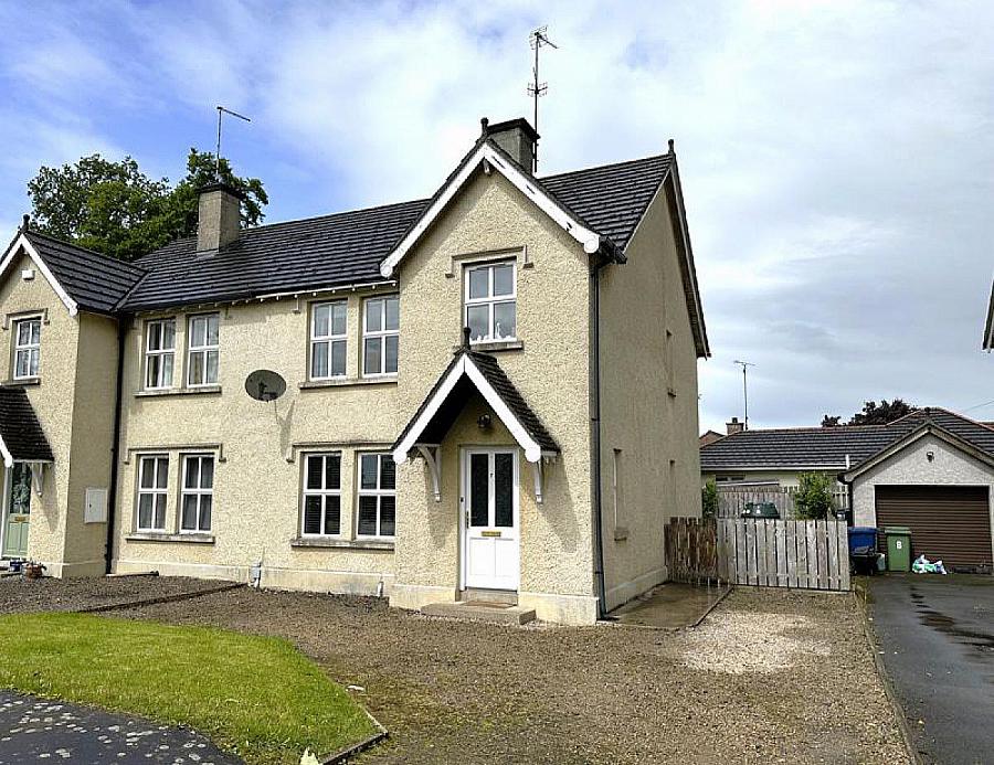 7 Strawhill Manor