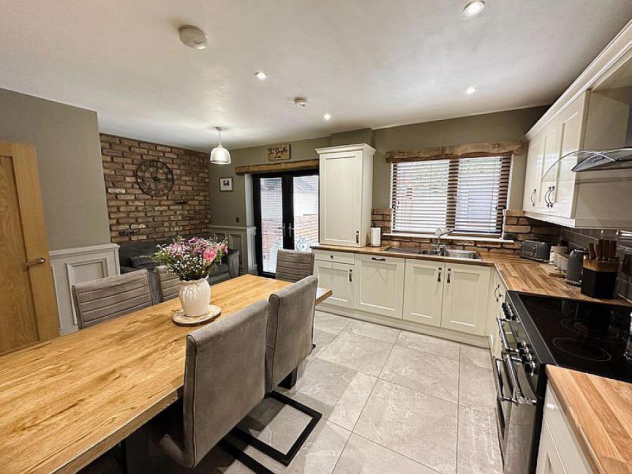 1 Bishops Green